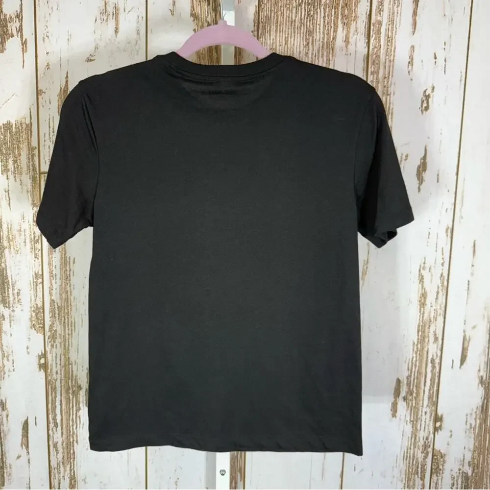 Old Navy, Black Shark Graphic Tee. Size Large Boy. In good used condition!